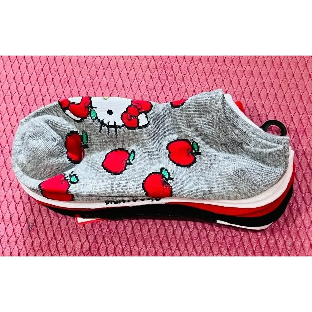 NWT❤️Hello Kitty No shows Socks 5pairs
